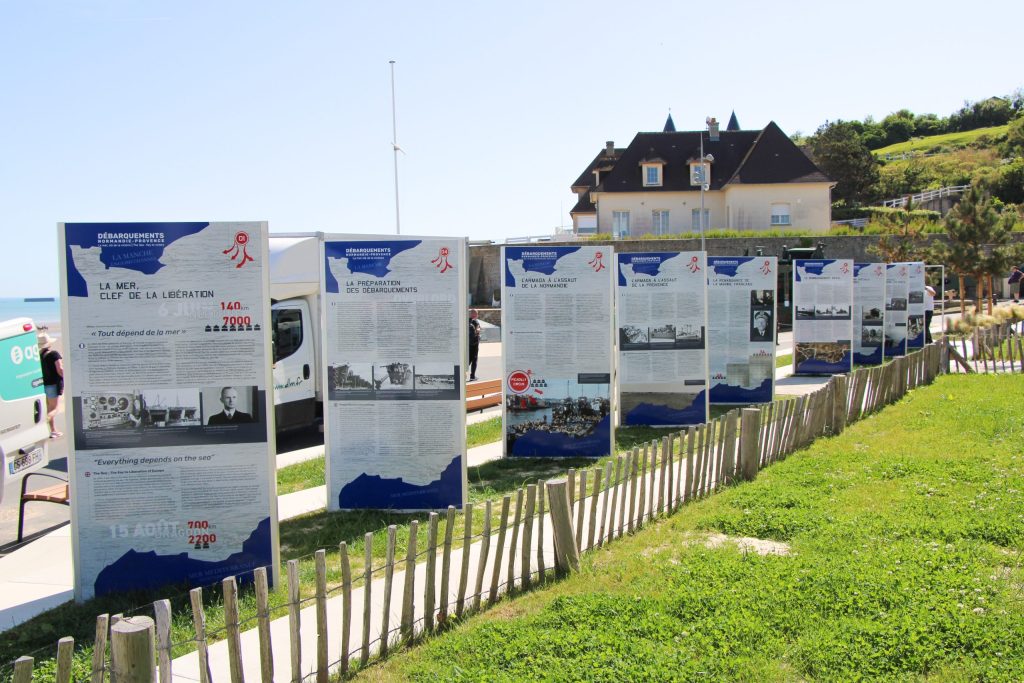 Panneaux de l'exposition temporaire extérieure