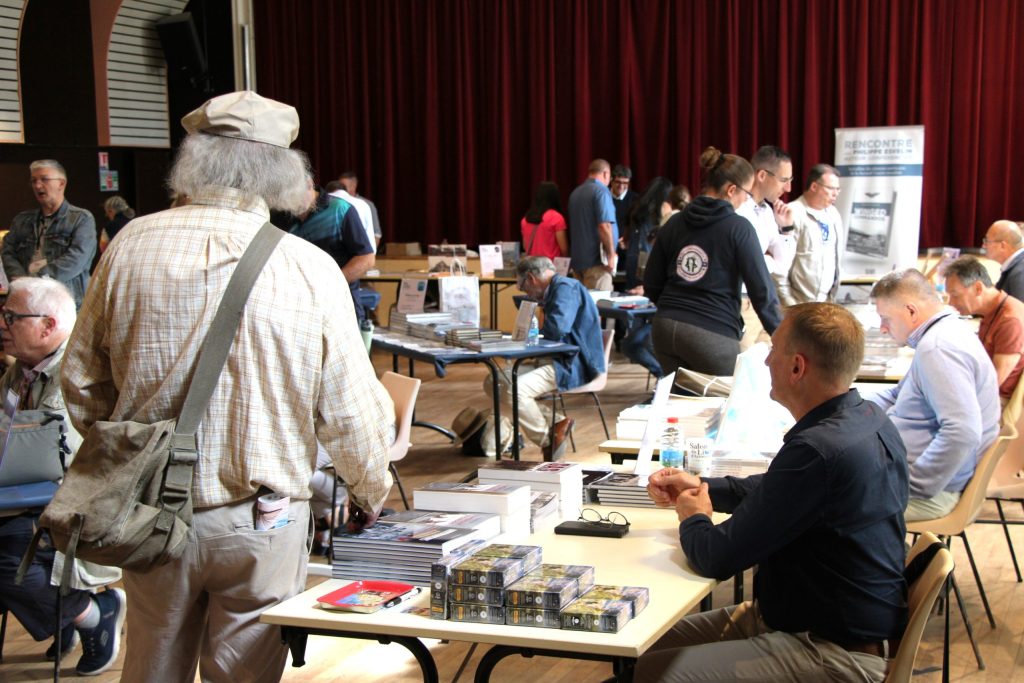 Visiteurs aux salon du livre Arromanches
